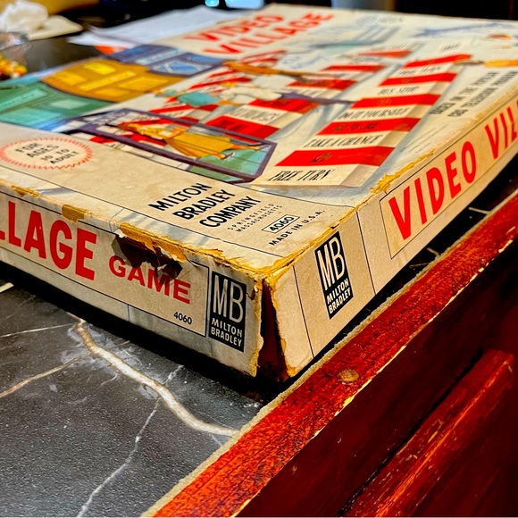 Vintage 1960 Milton Bradley Video Village Board Game W/ Box - Picture 4 of 8